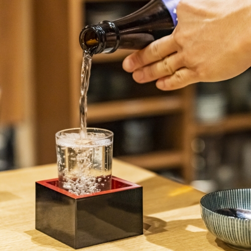 厳選された日本酒と焼酎のセレクション